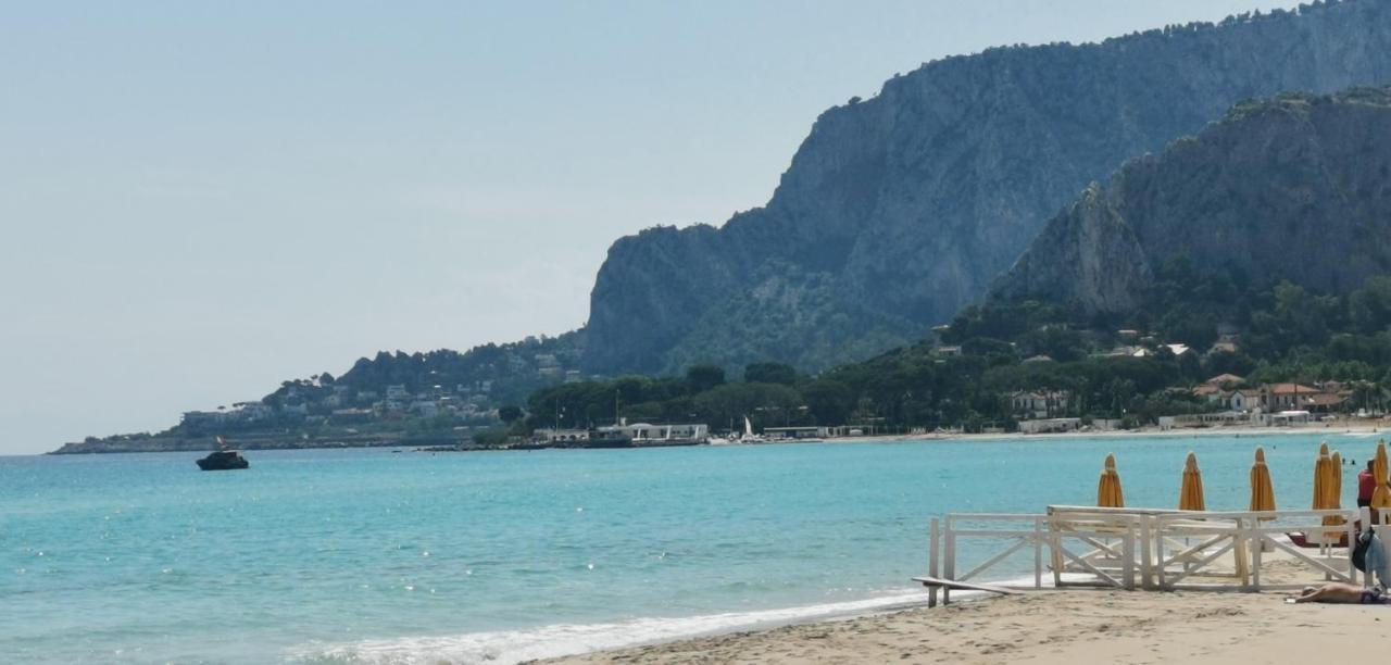 Happy Home - Mondello Palermo Bagian luar foto
